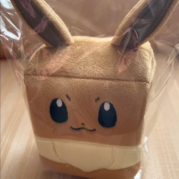 Pokemon Eevee Deck Box - Brown and Cream - Picture 8 of 10